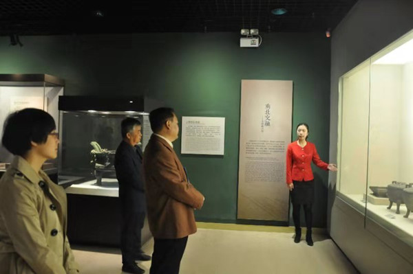 讲解员招聘_招聘丨青海省博物馆讲解员招聘开始啦(2)