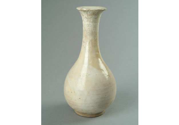 中国古美術　宋時代白釉 磁花瓶　陽刻 宋代磁州窑白釉暗刻剔花缠枝莲梅瓶，古韵今风，值得珍藏吗？🌟-仿古