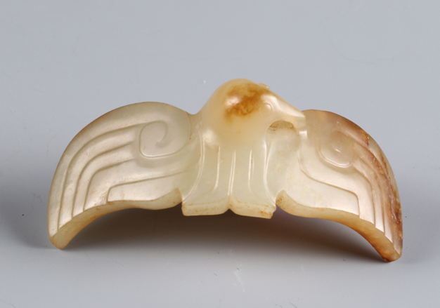 319白玉线雕鹰