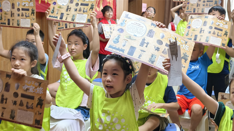 课堂上孩子们积极互动.jpg