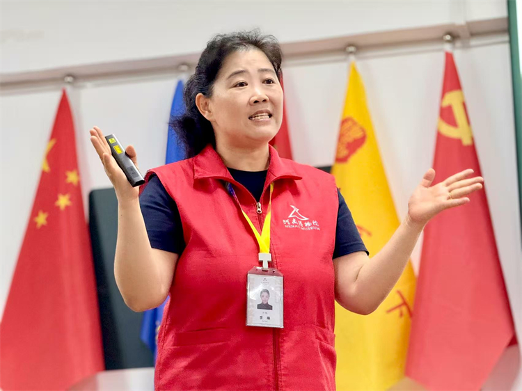 志愿者李琳讲述抗日名将杨靖宇烈士的故事.jpg
